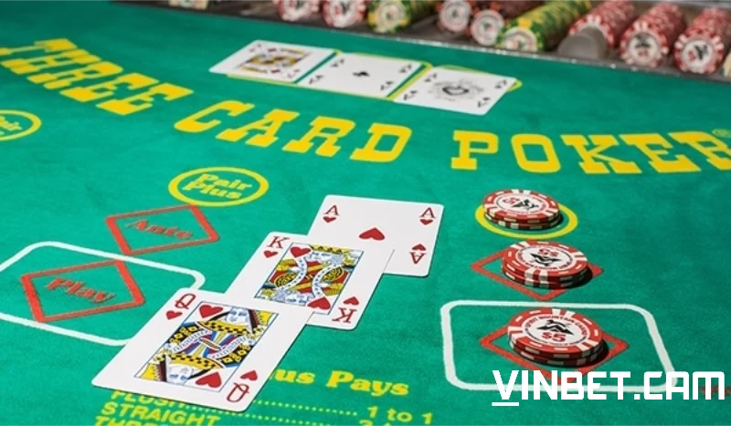 So sánh tụ bài khi chơi triple card poker